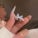 Anillo abierto con patron de mariposa 160908