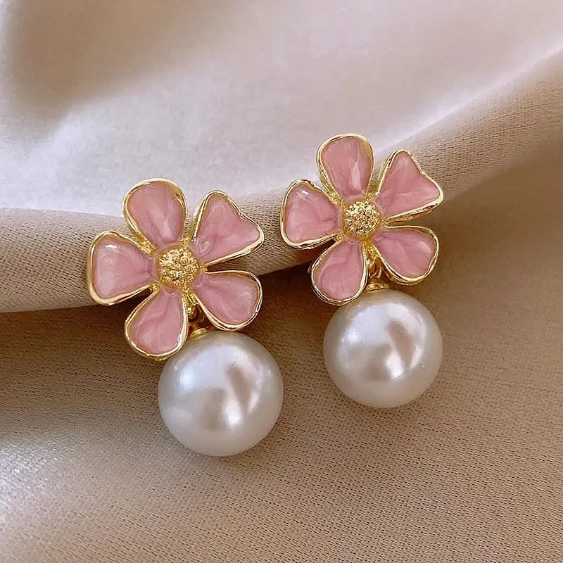 Aretes flor rosa con perla fantasía 2642402