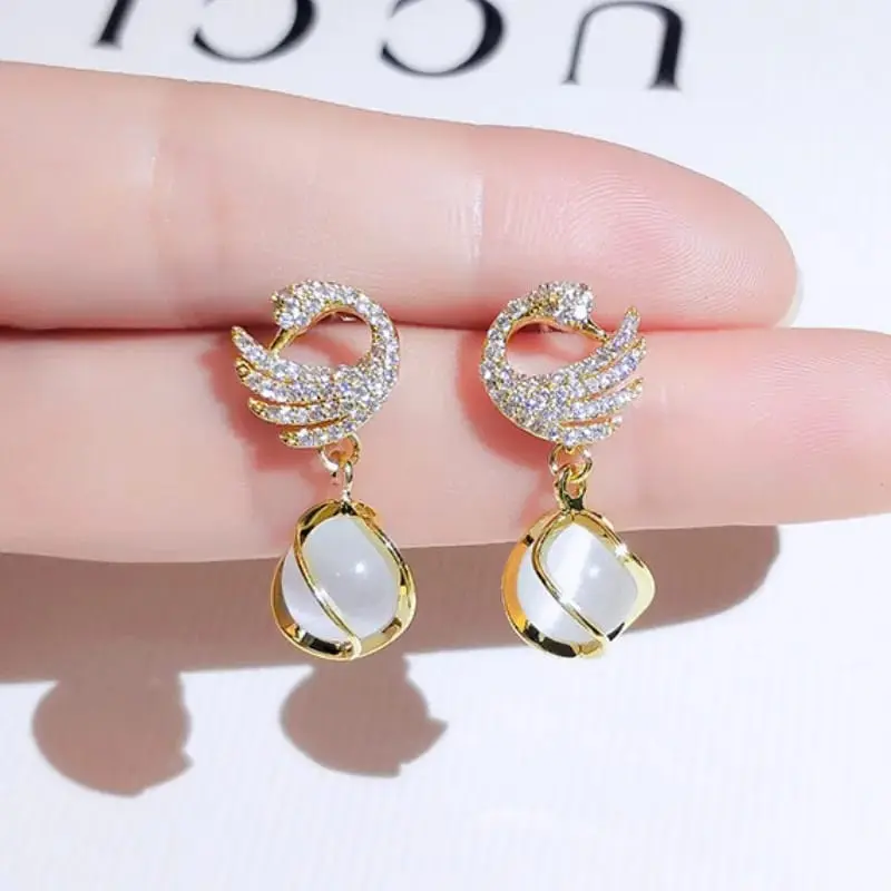 Aretes con diseño Cisne  160909