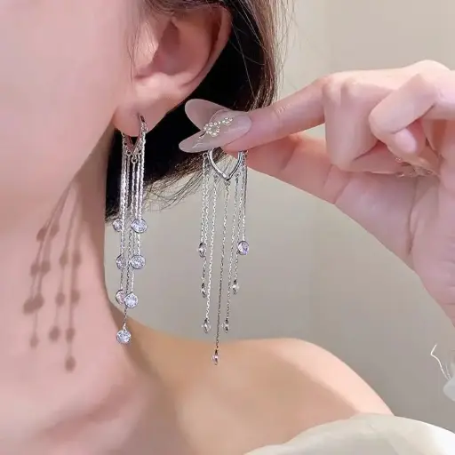 Aretes corazón plateado con hilos colgantes fantasía 2642405